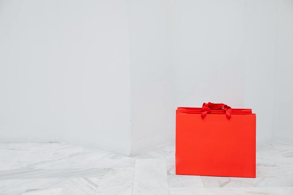 Machine à coudre piqueuse plate industrielle : qualité et précision