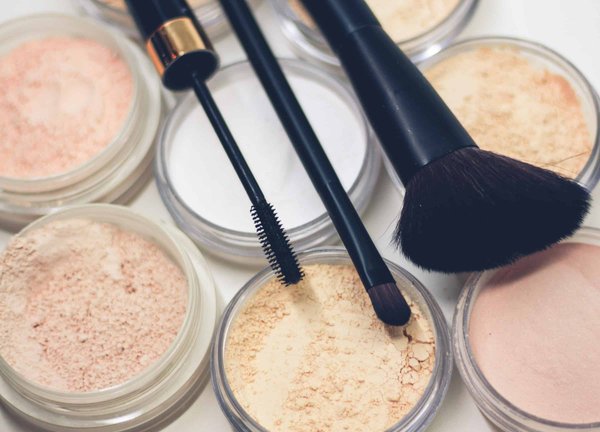 À quelle fréquence doit-on nettoyer ses pinceaux de maquillage, et comment ?