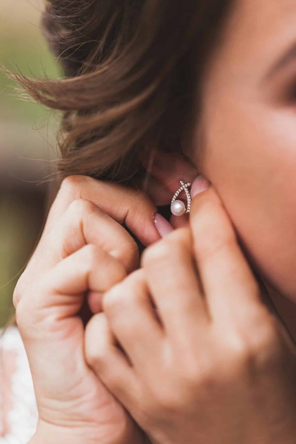 Découvrez l'élégance des boucles d'oreille en perle