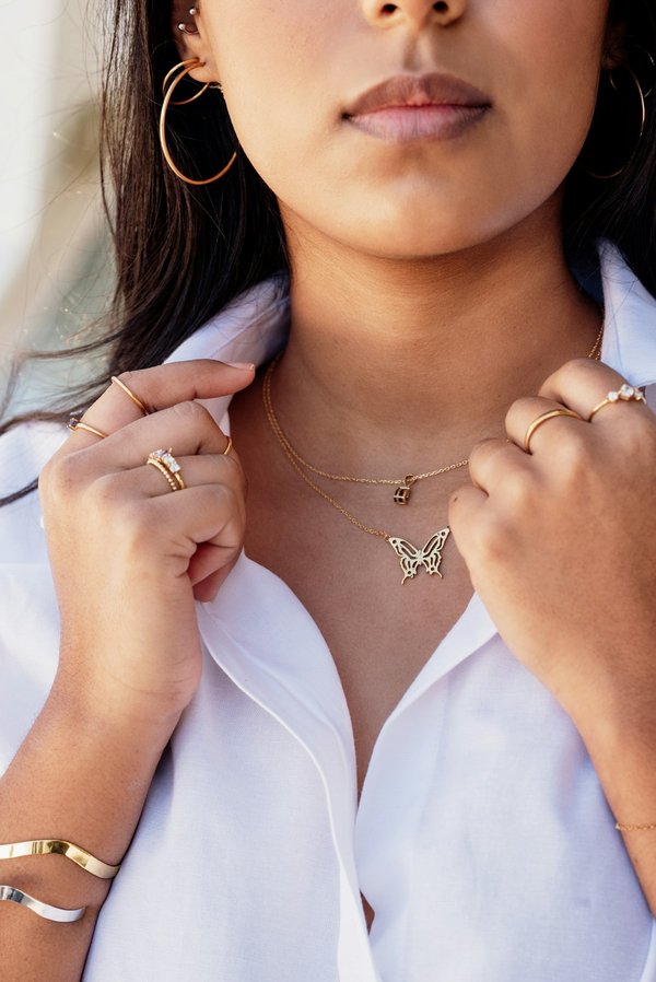 Les bijoux fantaisie dorés: trouvez votre trésor à genève et lausanne